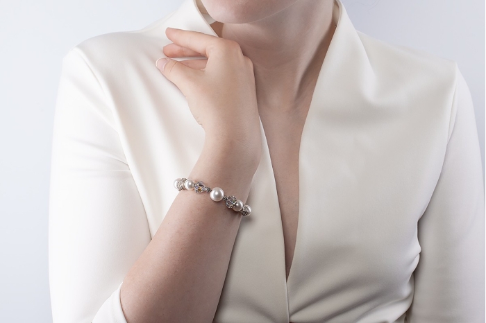 Pearl Bracelet with Crystals & Silver Beads | ST_B0097